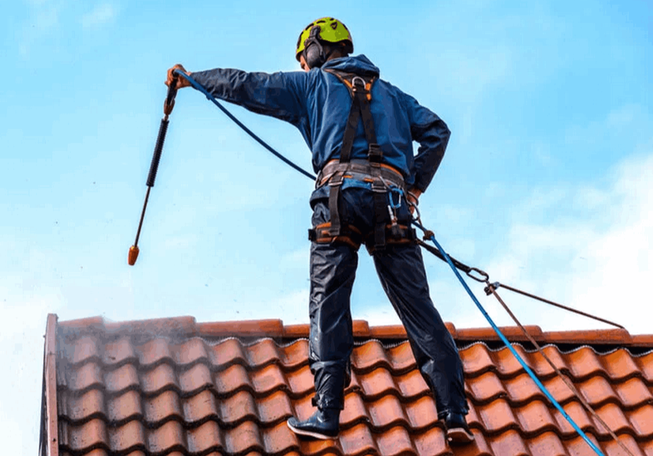 mohás tető tisztítása magasnyomással